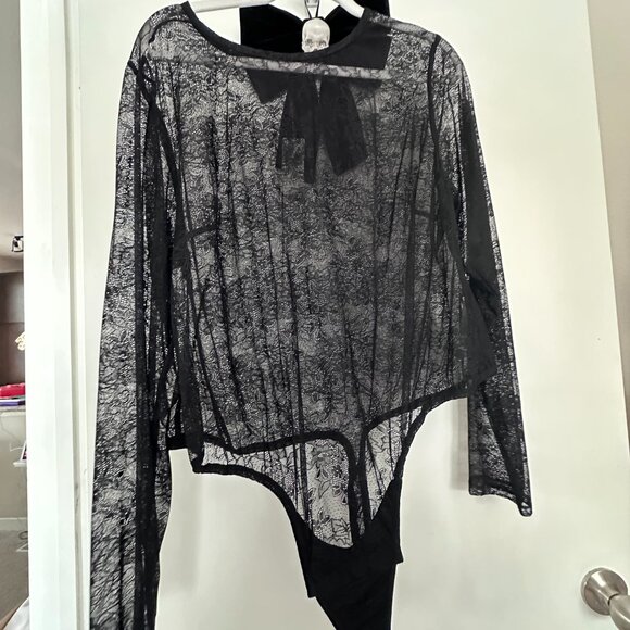 PLUS SIZE - Lace Bodysuit - Picture 5 of 5